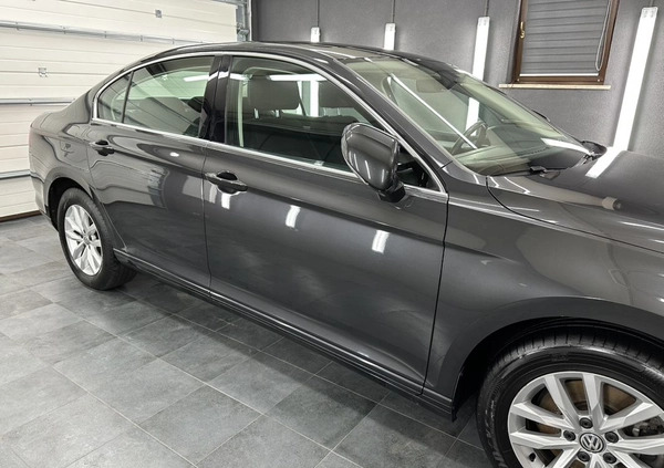Volkswagen Passat cena 83500 przebieg: 126000, rok produkcji 2018 z Jasień małe 781
